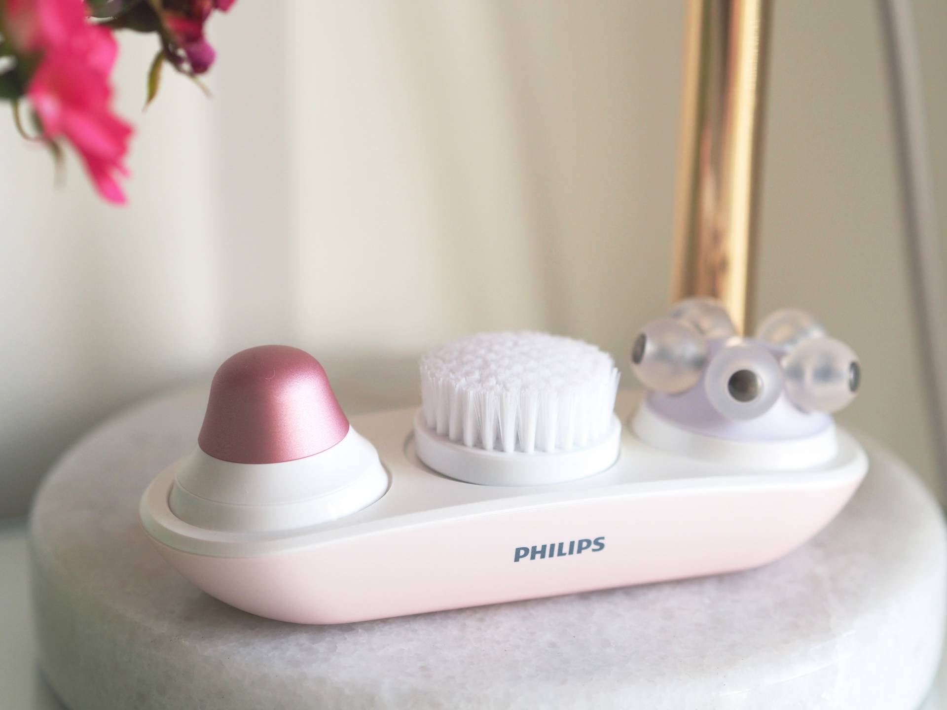 TREAT YOURSELF TO A LUXURIOUS AT HOME FACIAL | PHILIPS BEAUTY | Megan Taylor